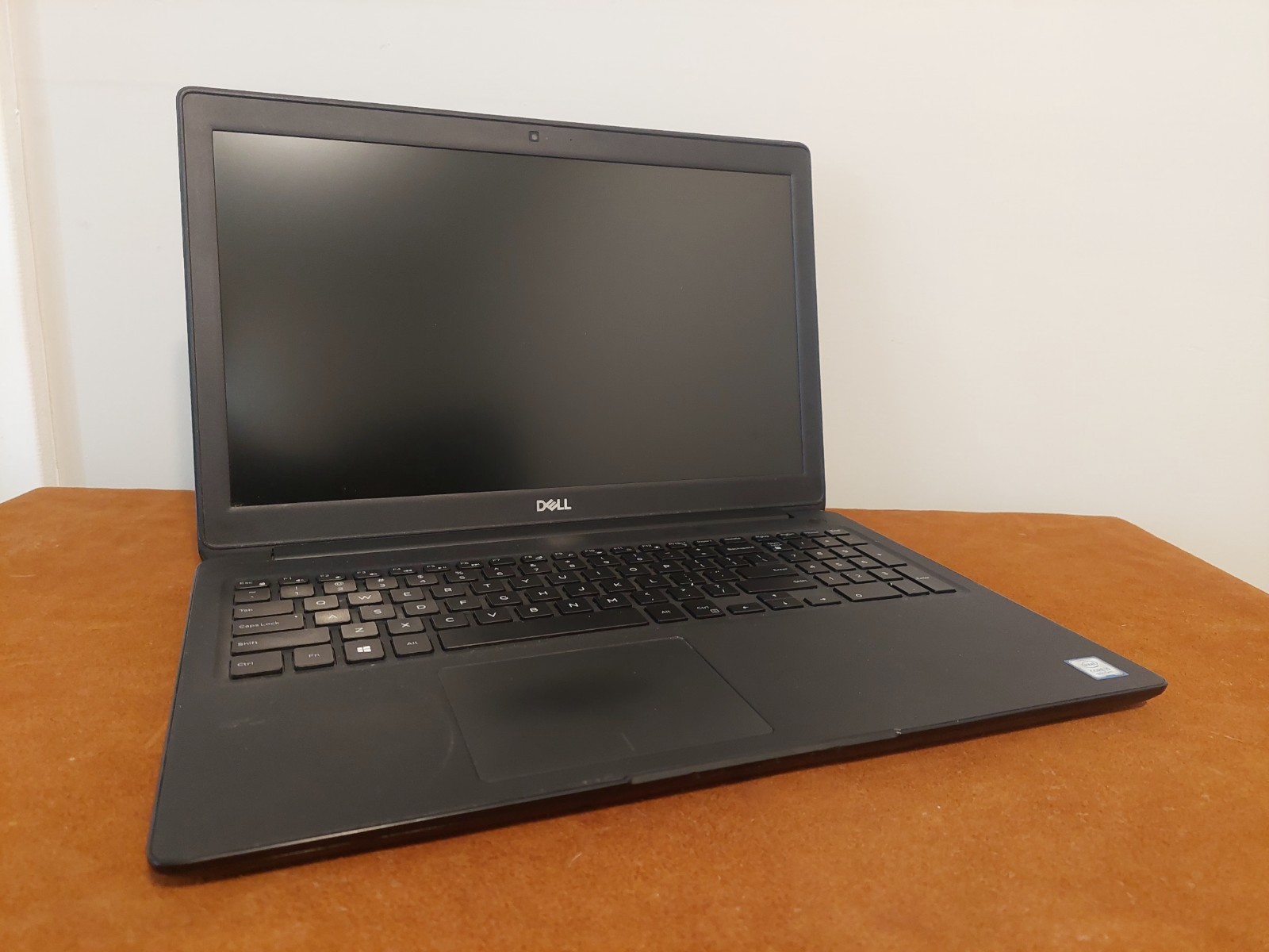 Dell Latitude 3500 i5-8265U 256GB SSD 16GB DDR4 Win 11Pro