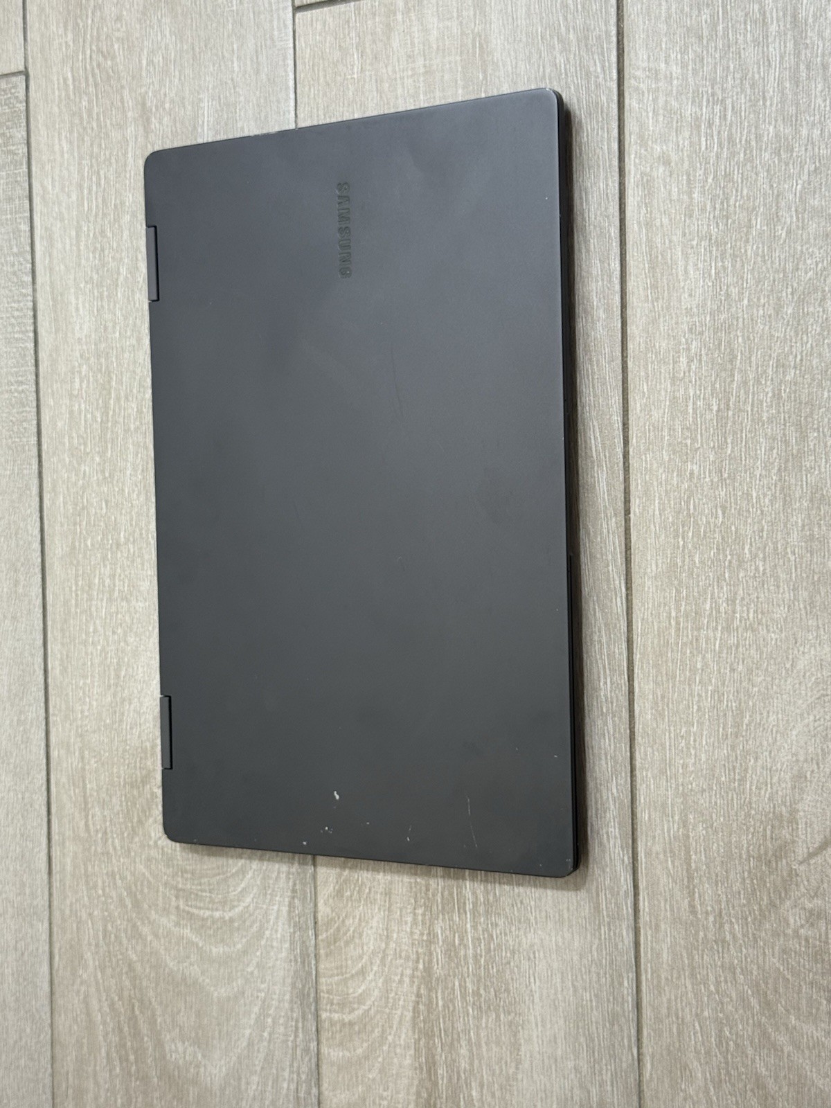 Samsung Galaxy Book2 13.3″ – AMOLED – Core i5-1235U 8GB RAM 256GB SSD Touch