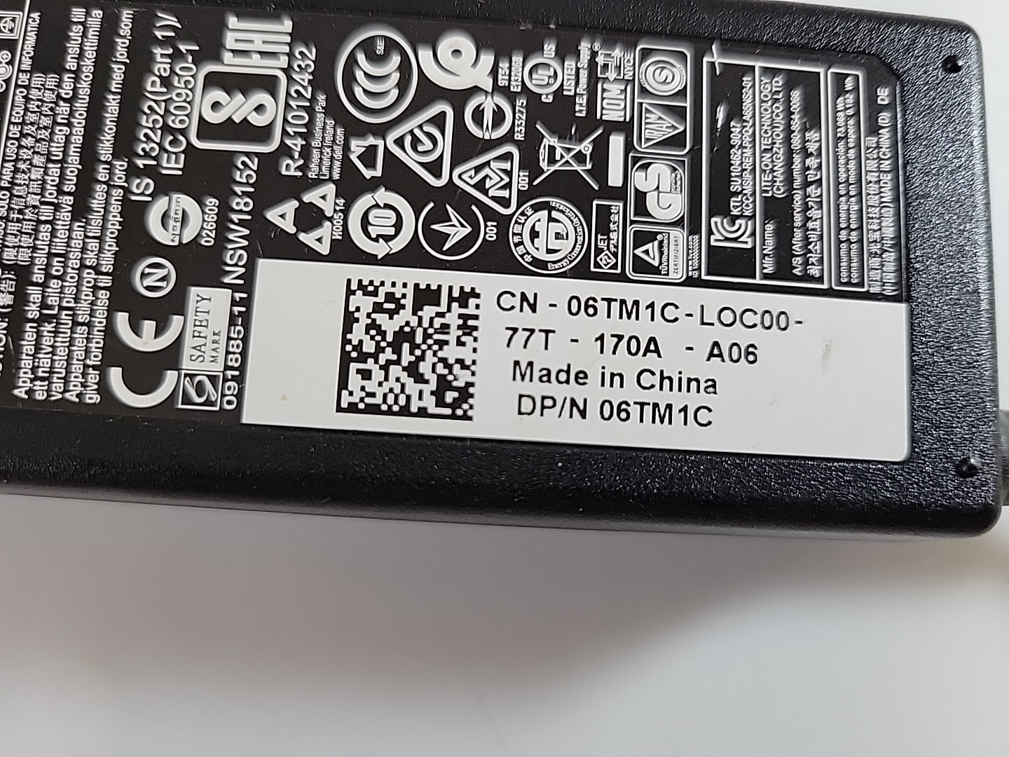 Dell Latitude 3189 Touchscreen Laptop TESTED WORKING FACTORY RESET with Charger