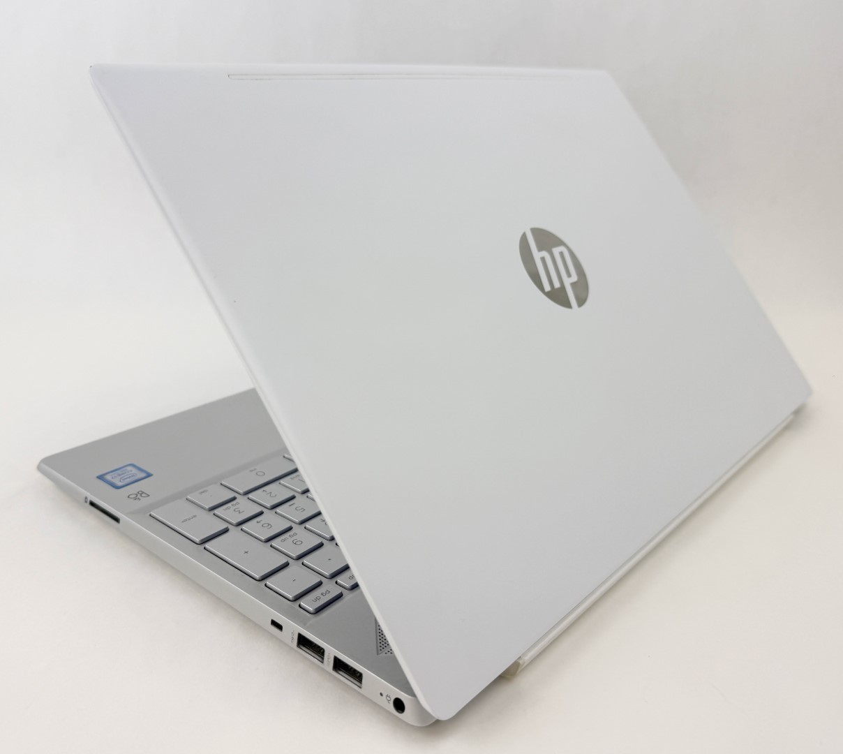 HP Pavilion 15t-cs200 CTO 15.6″ HD Touch i7-8565G 8GB 1TB HDD W11H