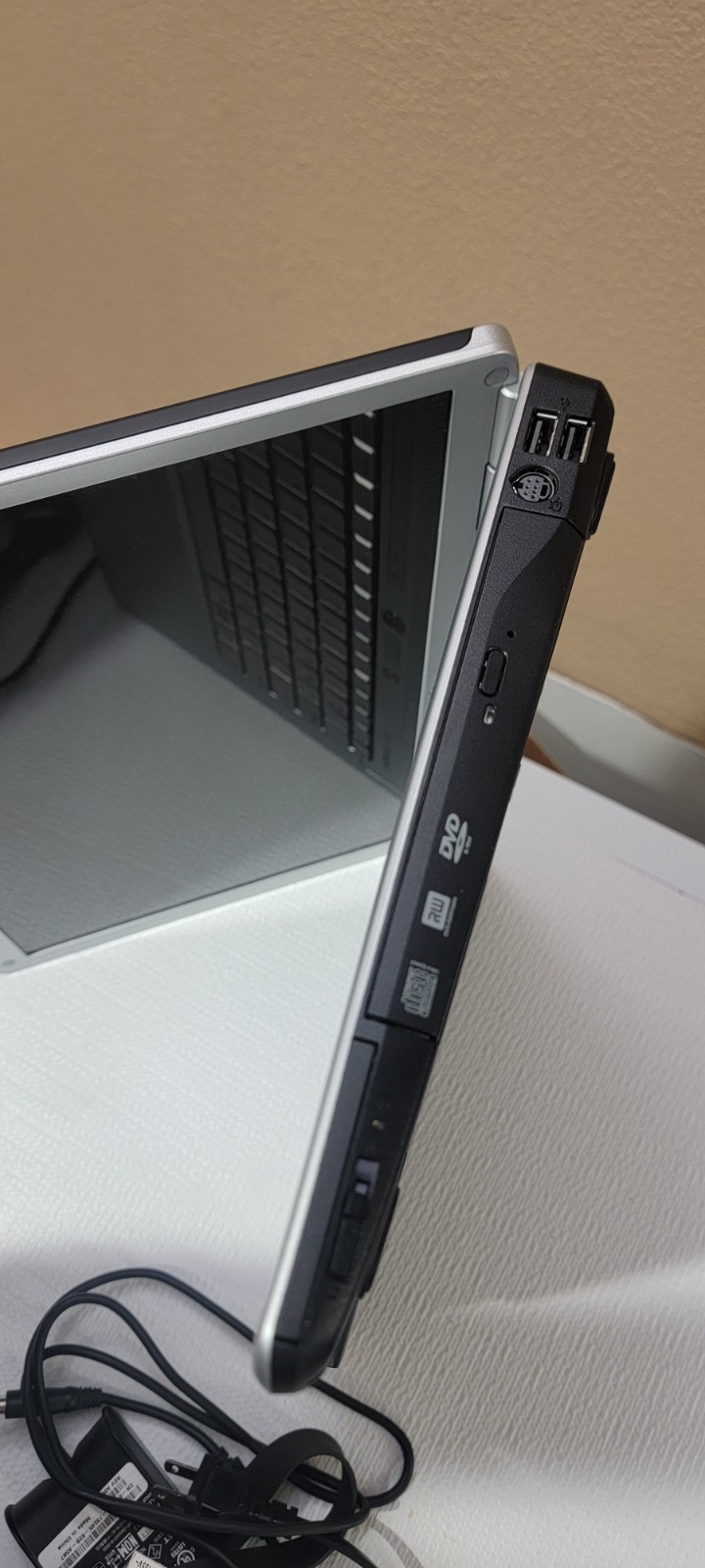 Dell Inspiron 1525 PP29L Intel Core 2 Duo 1.73GHz 15.4″ Laptop Computer Red