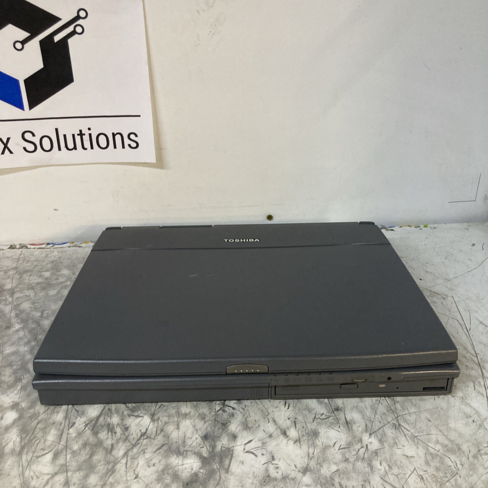 Toshiba Tecra 8000 Unknown CPU no HDD No Power