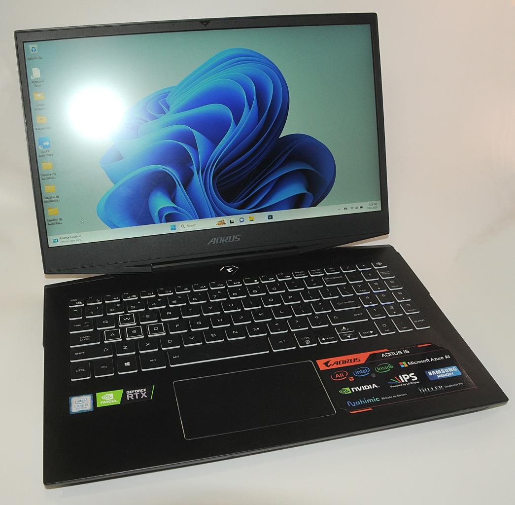 AORUS 15 ~ Gaming Laptop – i7 8th Gen RTX 2070 16GB RAM 2.5TB SSD Windows 11