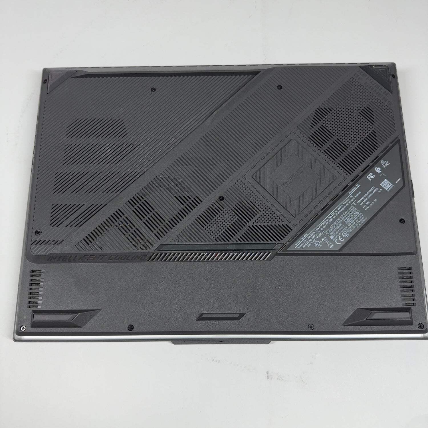 Asus ROG Strix G16 Ryzen 9 8940HX 2.4GHz 32GB RAM 1TB SSD GeForce RTX 5070 Ti