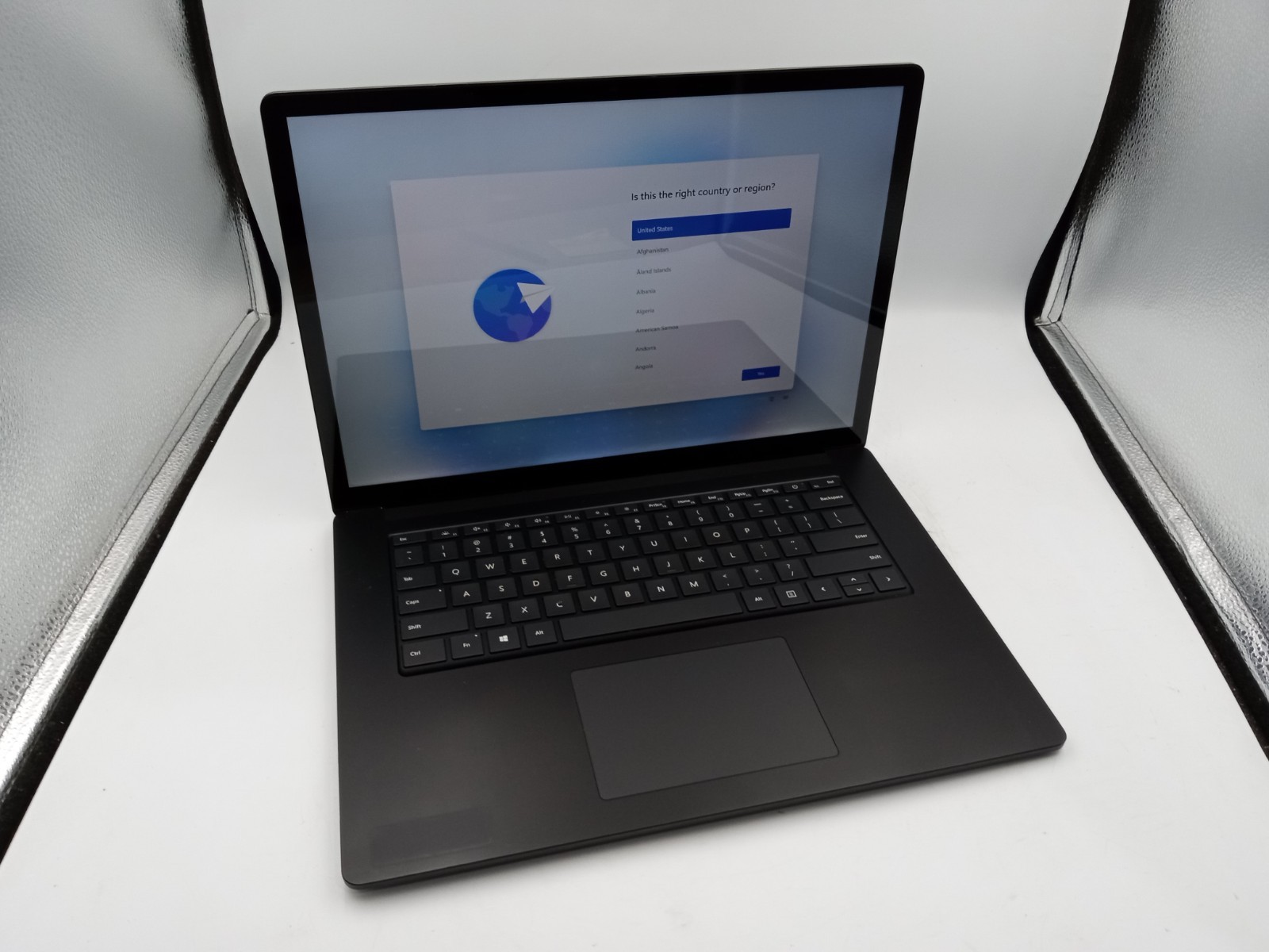 Microsoft Surface Laptop 4 1979 15″ Intel i7-1185G7 16GB 256GB Win11 *READ* -RR
