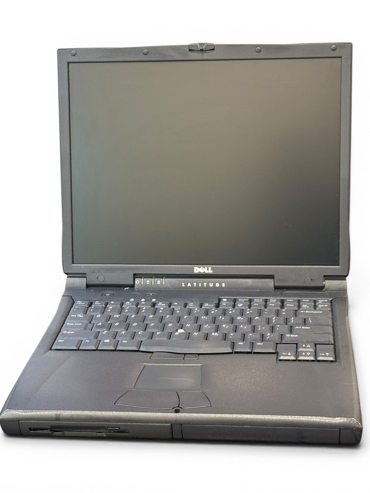 Vintage Dell Latitude C810 PP01X Laptop Pentium III 1.13GHz/256MB/CD/NO HD/Cord