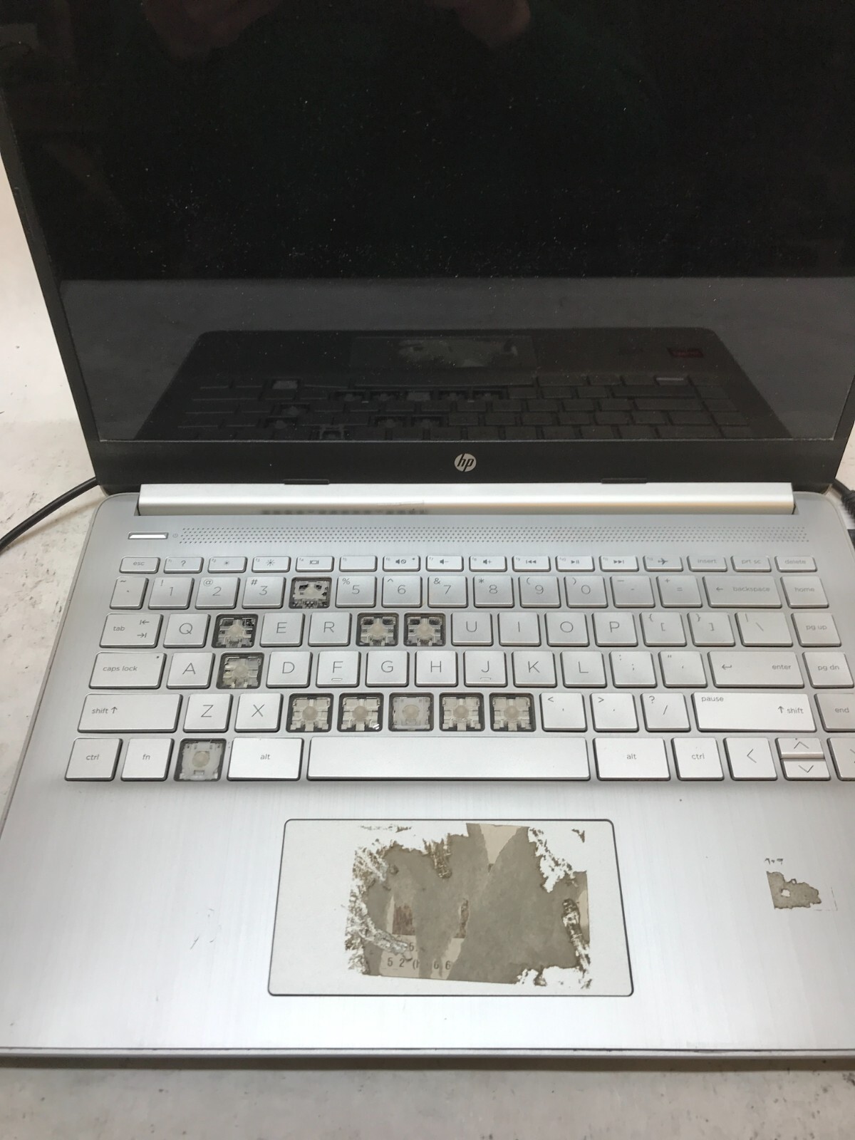 HP 14-fq0110wm 14″ Ryzen 3 3250U 4GB RAM No Display Missing Keys For Parts – DW
