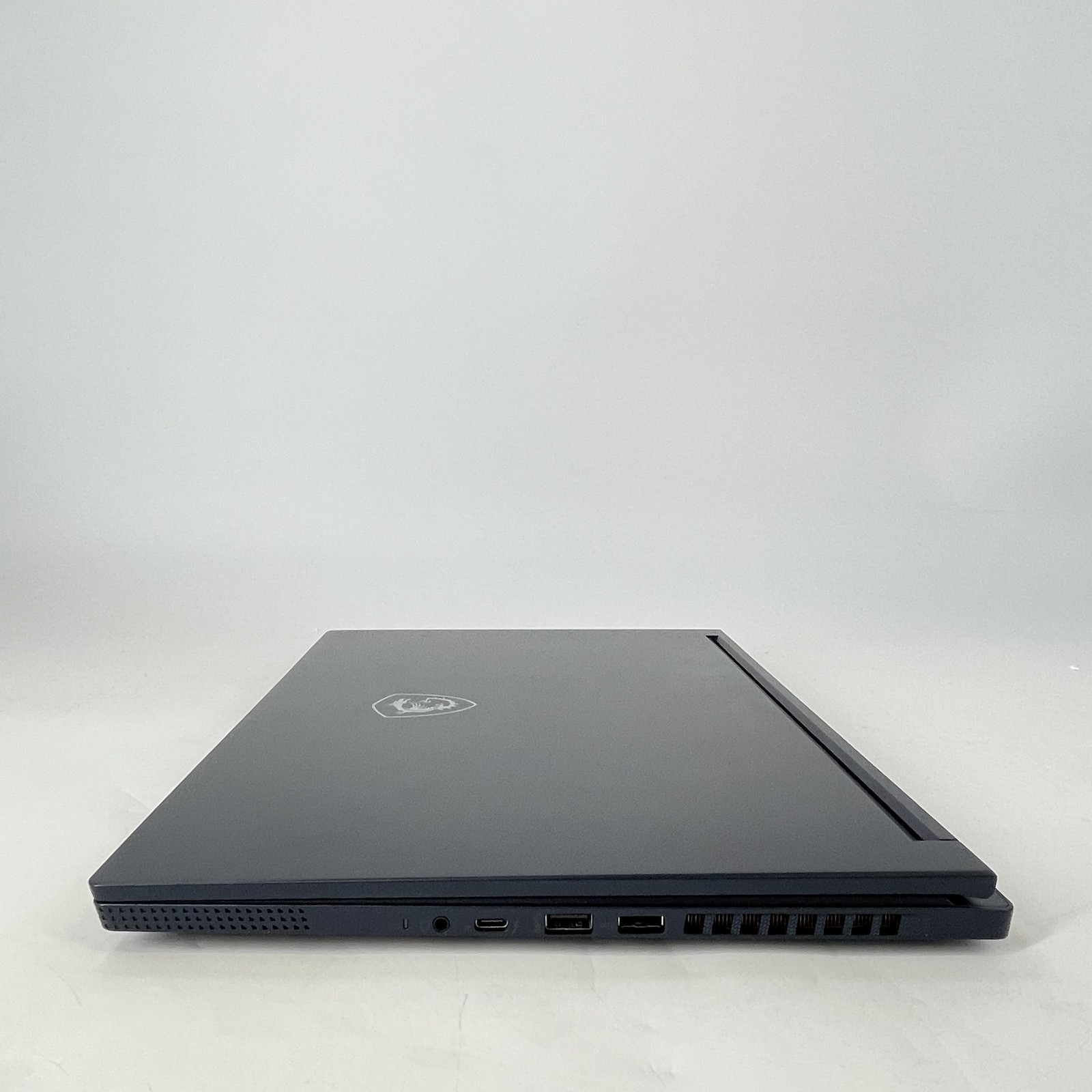 MSI Stealth 16 Studio 240Hz QHD+ 2.6 GHz i9-13900H 64GB 1TB SSD RTX 4070 Good
