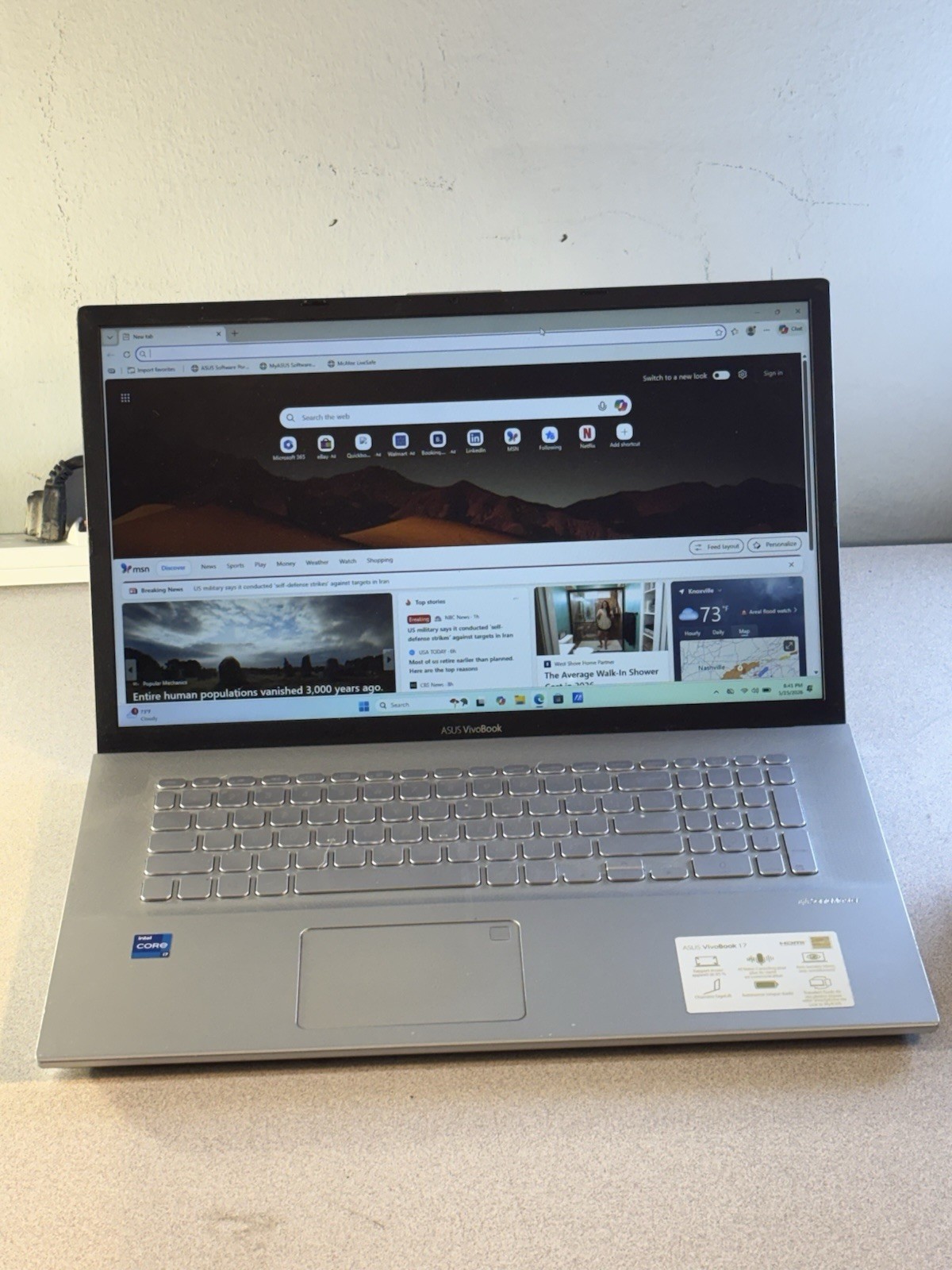 ASUS VivoBook X712A 17.3″ Intel Core i7 1165G7 @ 2.80 GHz 512GB SSD. 8GB RAM,