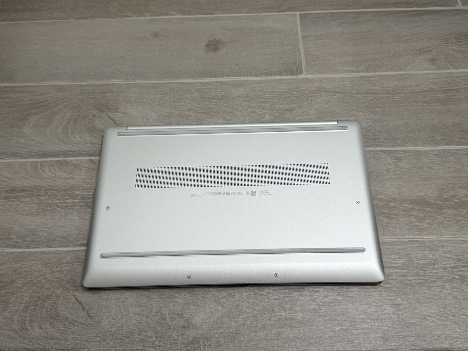 HP Laptop 17-CP2001NR 17″ AMD Ryzen 3-7320U 8GB RAM 512GB NVMe Win-11 Excellent