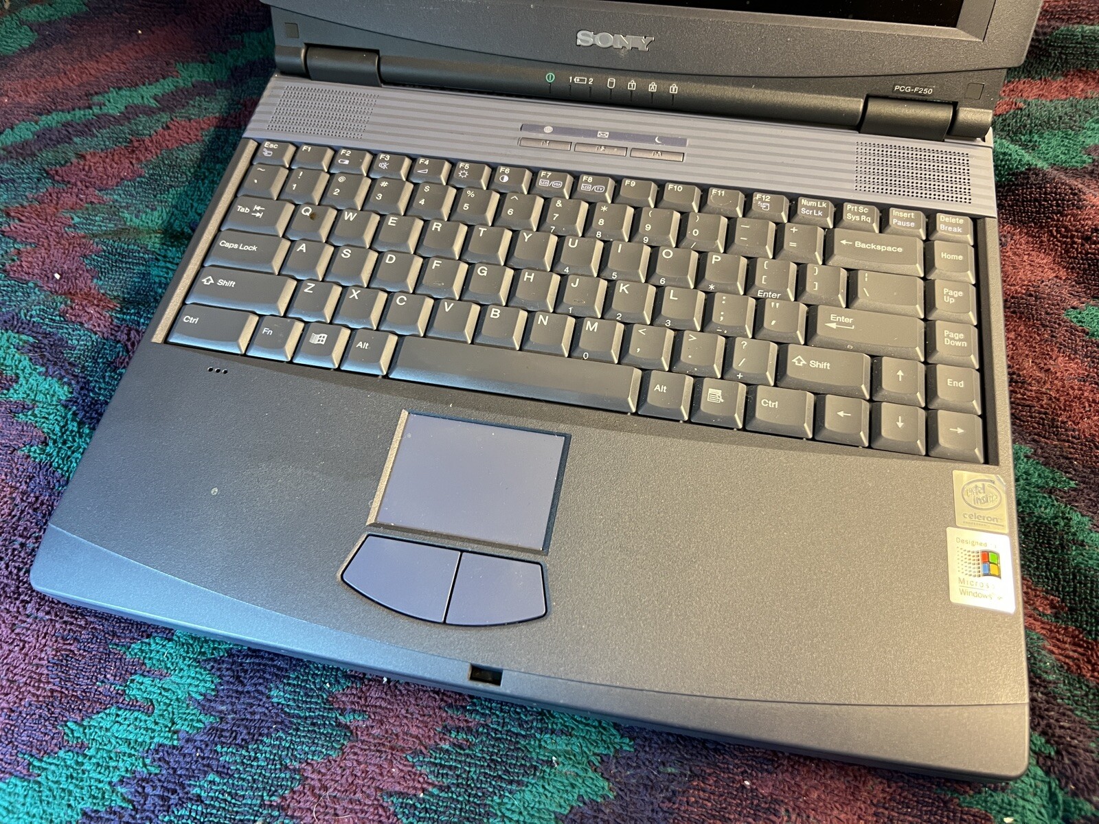 Sony PCG-F250 Laptop Vintage Celeron
