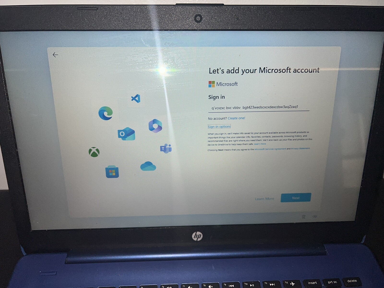 HP Stream – 14-cb171wm 64GB SSD 14.0”, HD (1366 x 768),TN Slightly Used Blue OBO