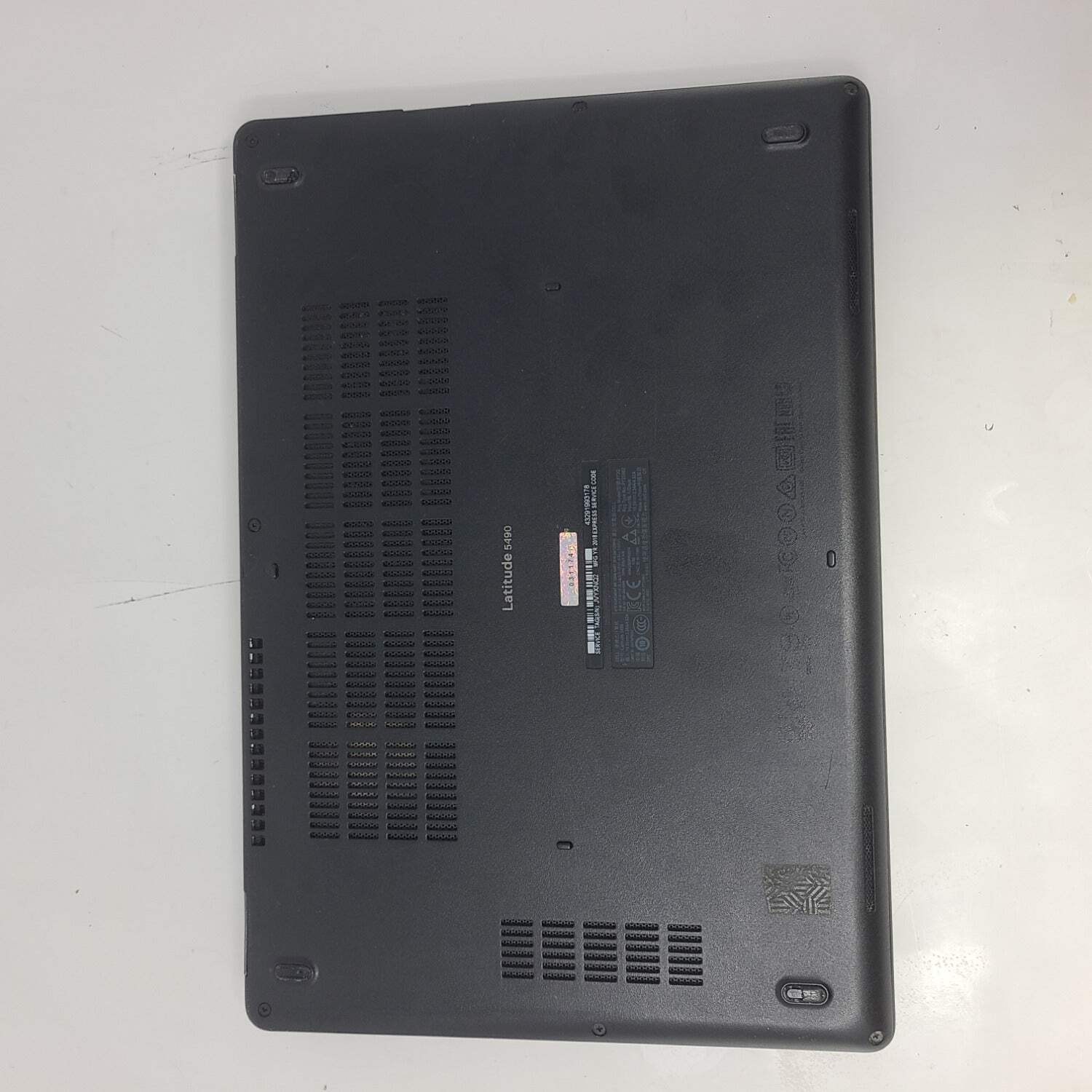 Broken Dell Latitude 5490 14″ i5-8250U 1.6GHz 8GB RAM 256GB SSD /Bright Spot