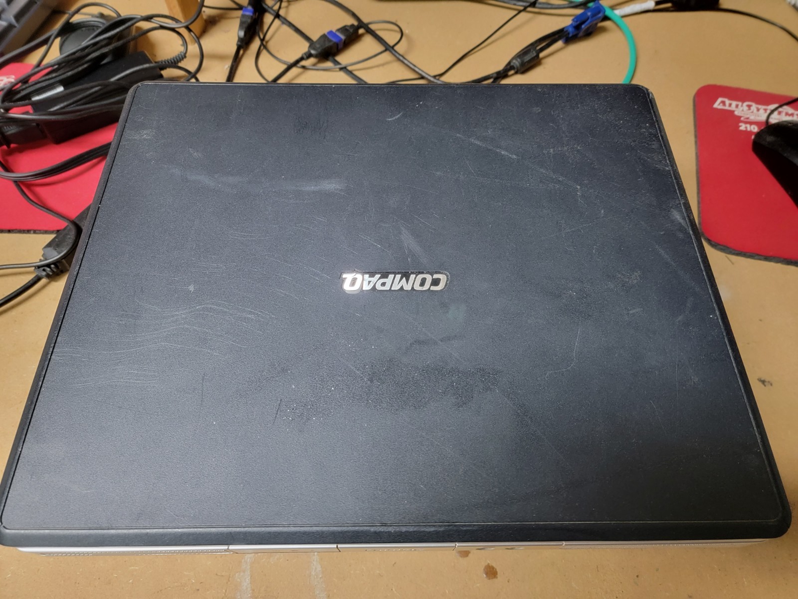 COMPAQ PRESARIO M2000 AMD Sempron 2800+ – 896MB RAM 40GB HDD – DVD/CDRW – WIN XP