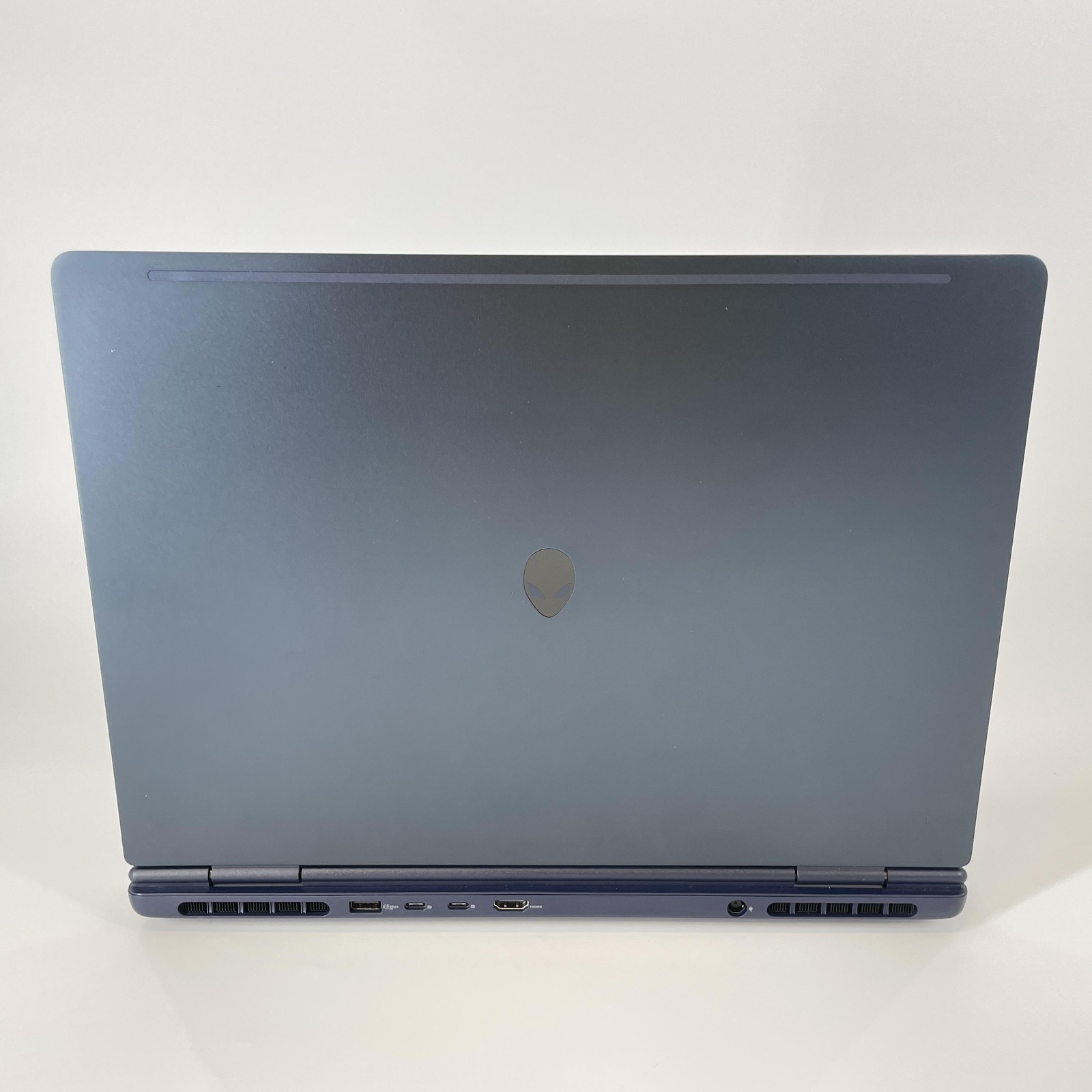 Dell Alienware 16 Aurora 120Hz QHD+ 2.5 GHz Core 7 240H 16GB 1TB SSD RTX 5050