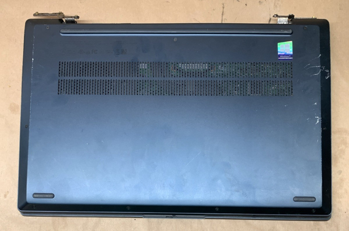 Lenovo IdeaPad 5, AMD Ryzen 7 5700U@1.8GHz, 8GB RAM, 256GB + 1TB SSD, Win11P