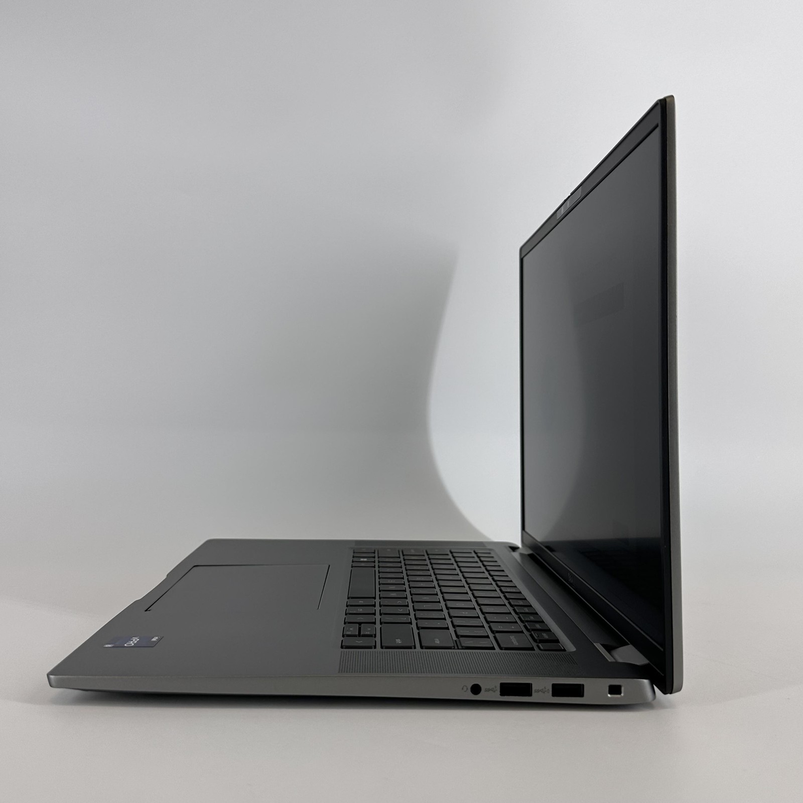 Dell Latitude 7640 16 Gray FHD+ 1.6 GHz i5-1345U 16GB 256GB SSD Good