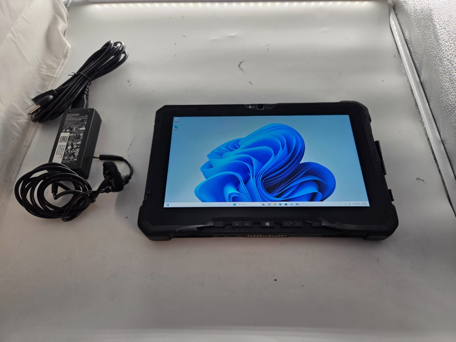 Latitud7212 Rugged w/2 Batteries.i5-8350U8GB.128GB M.2.11.6″FHD Touch.W11