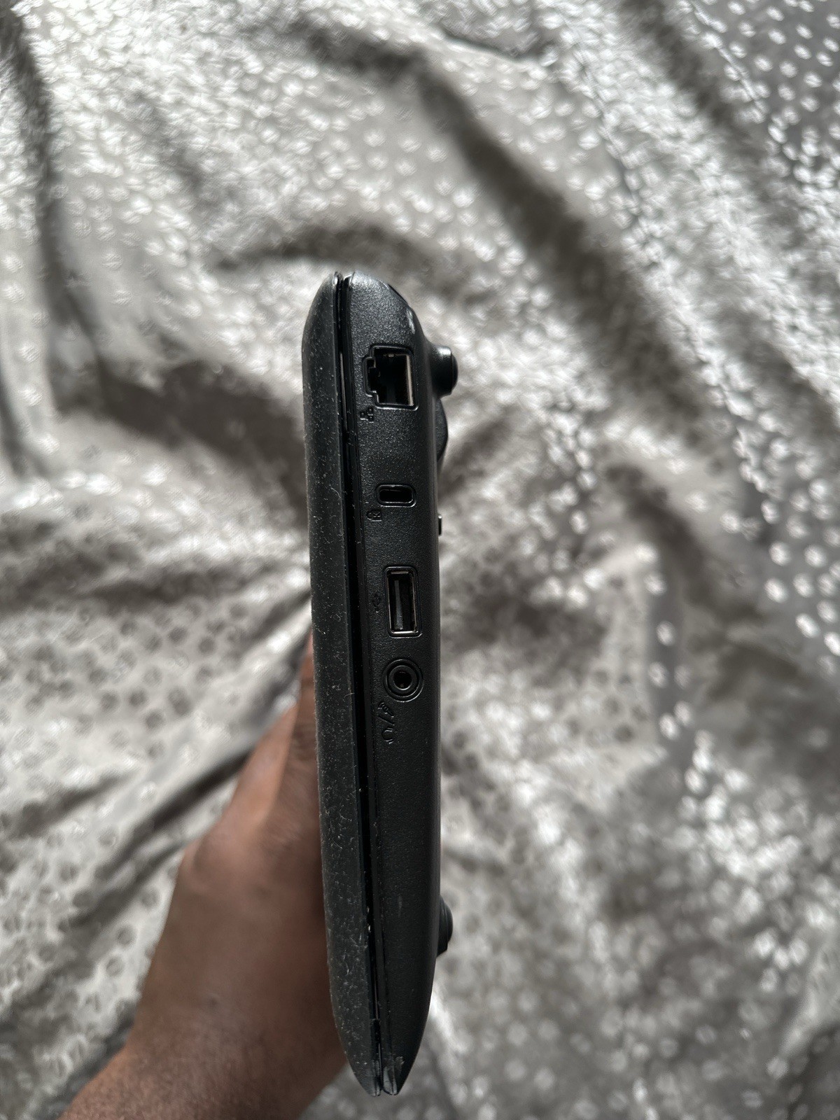 ASUS Eee PC 1001PX 10.1” Netbook – For Parts/Not Working – No Power – No Charger