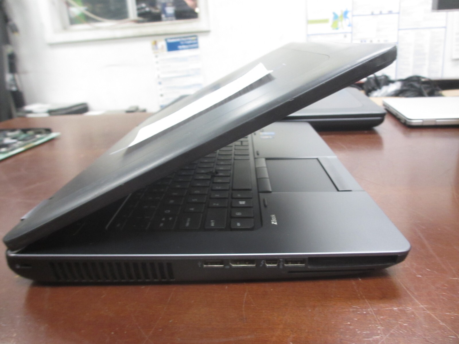 HP ZBook 17 Core i7-4700MQ 2.40GHz 16GB Web-Cam DVDRW Laptop [NO OS/AC/HD/Caddy]