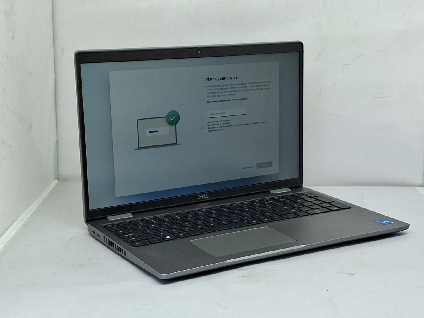 Dell Latitude 5520 – i5-1145G7 – 512GB, 16GB, Windows 11, 15.6″ – Scratches