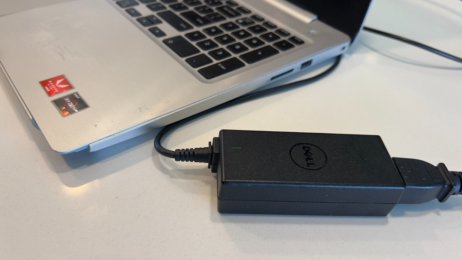 Dell Inspiron 5575 – AMD Ryzen 5 – 16GB RAM – 512GB SSD Windows 10 Pro