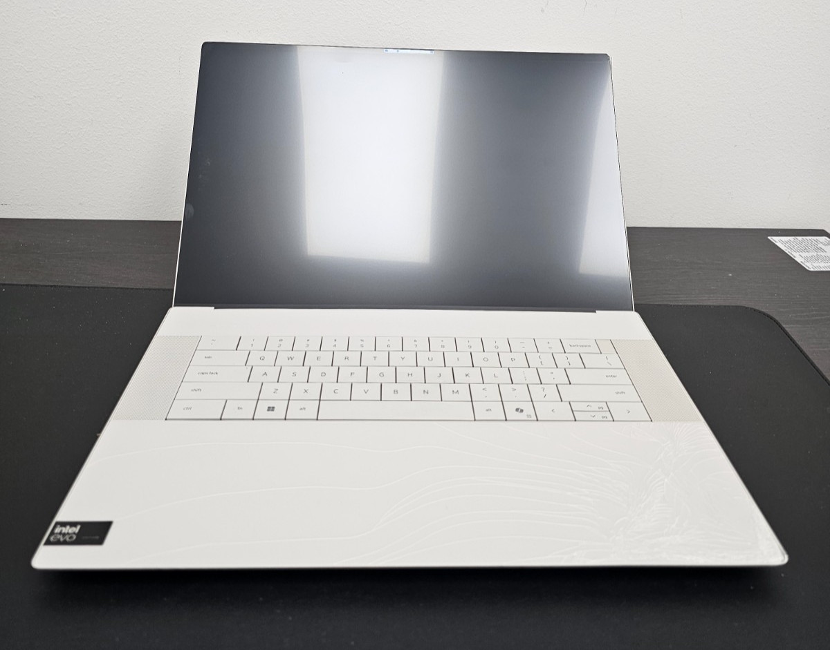 Dell XPS 9640 Ultra 7 155H RTX 4050 16GB Ram 256GB SSD 16.3″ Silver Win 11 Home