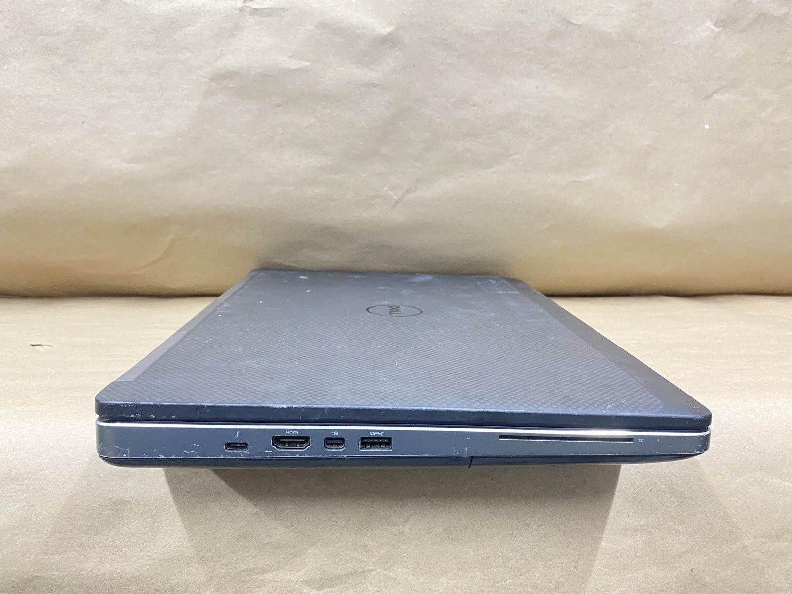 Dell Precision 7520 – 16″ 3840*2160 – E3-1575M – 8GB – 128GB – Win 10 – READ