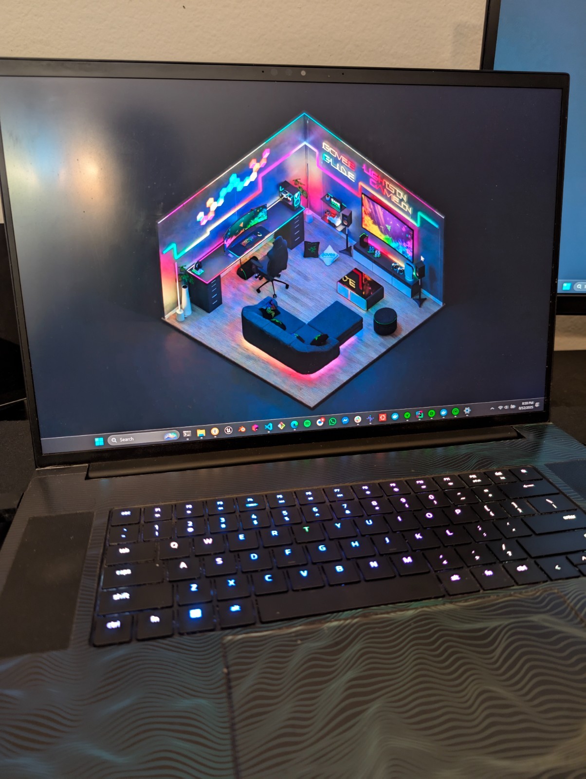 Razer Blade 18 2023 Maxed out + RazerCare Elite (May 2026) + Chromatic Backpack