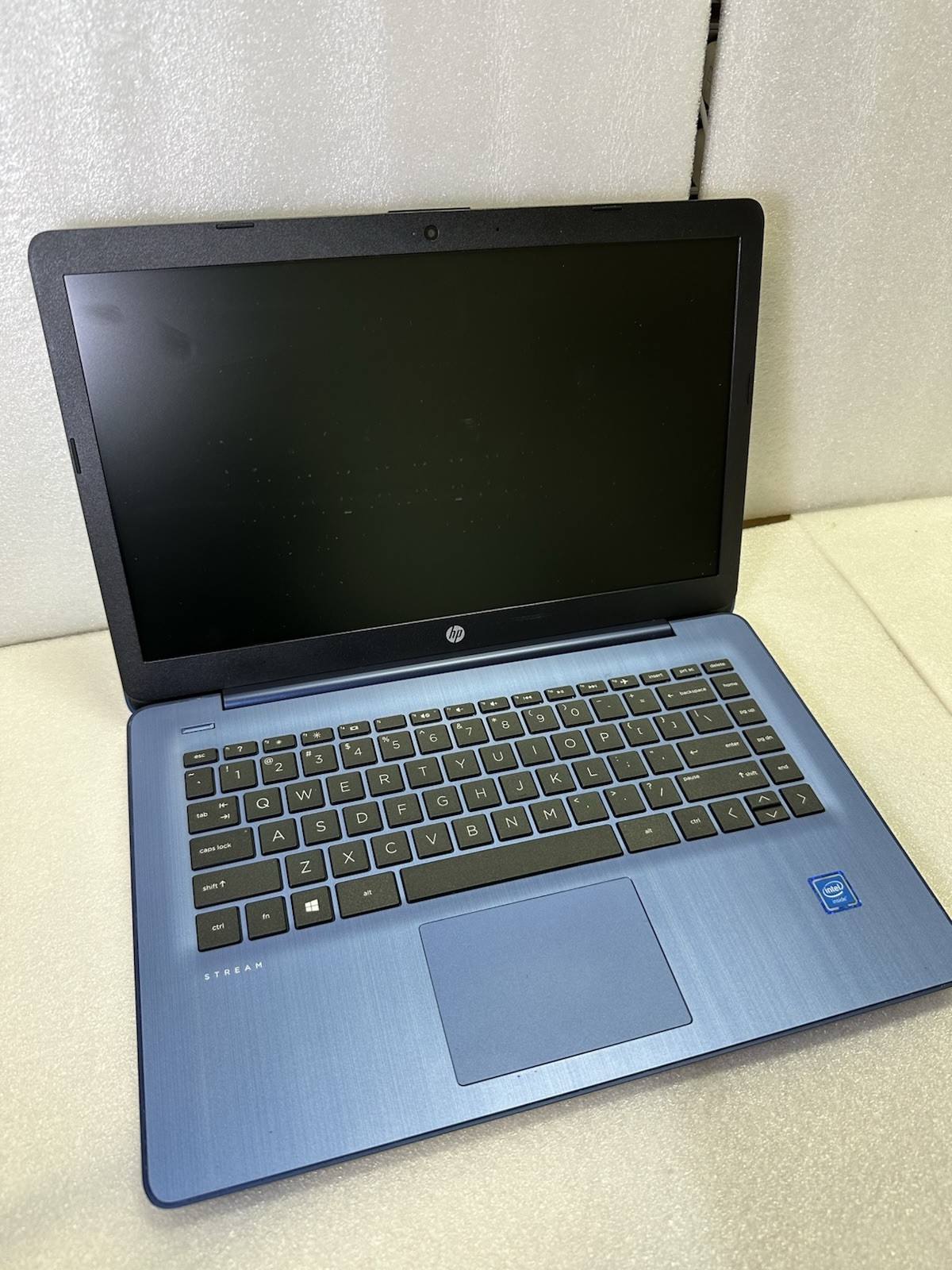 LOT Of 15 LAPTOPS; Gateway, Lenovo, HP, ACER, Samsung