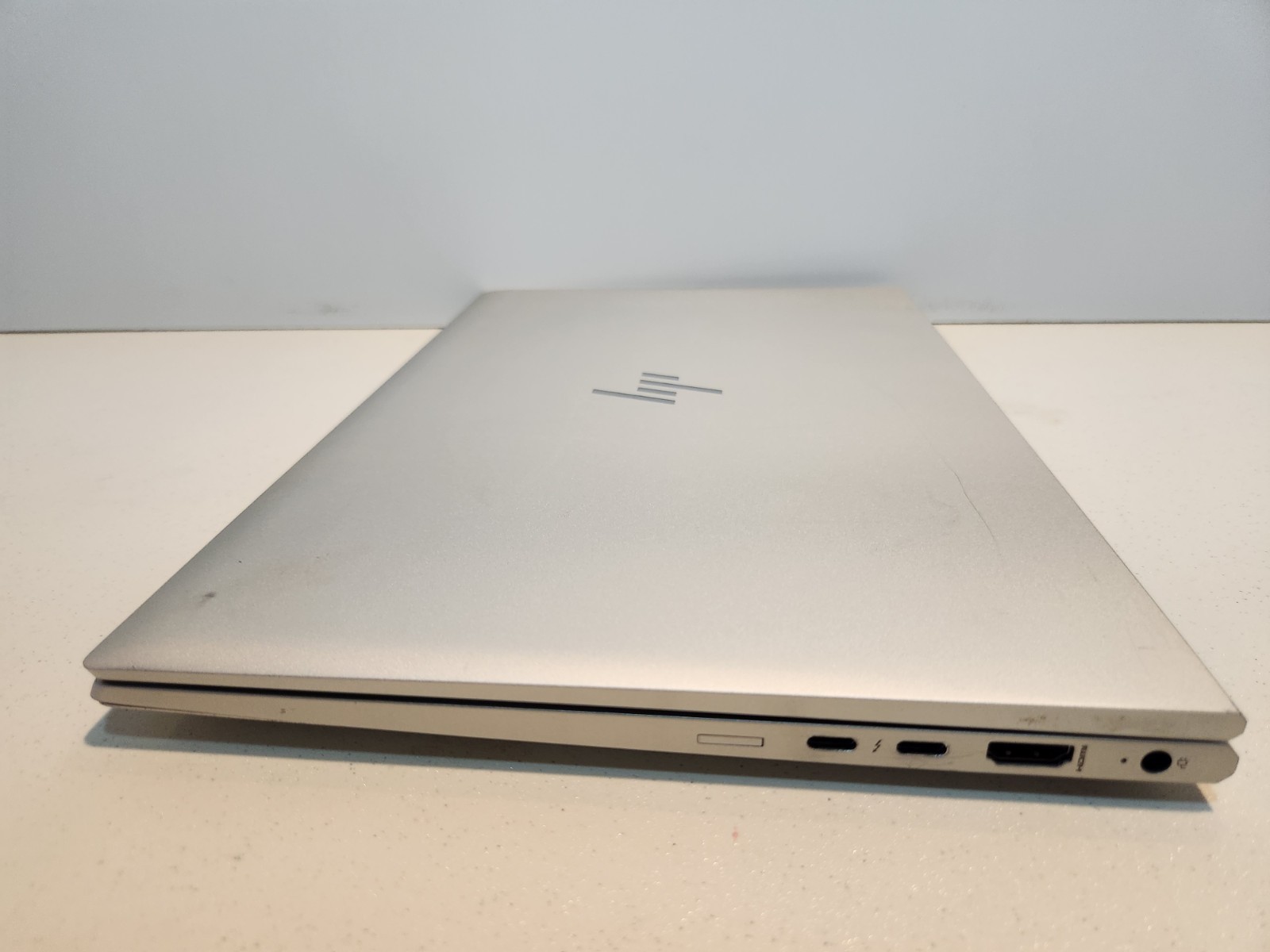 HP Elitebook 840 G8 14 FHD i5-1145G7 2.60GHz 16GB 512GB SSD – MINOR BEZEL SPLIT