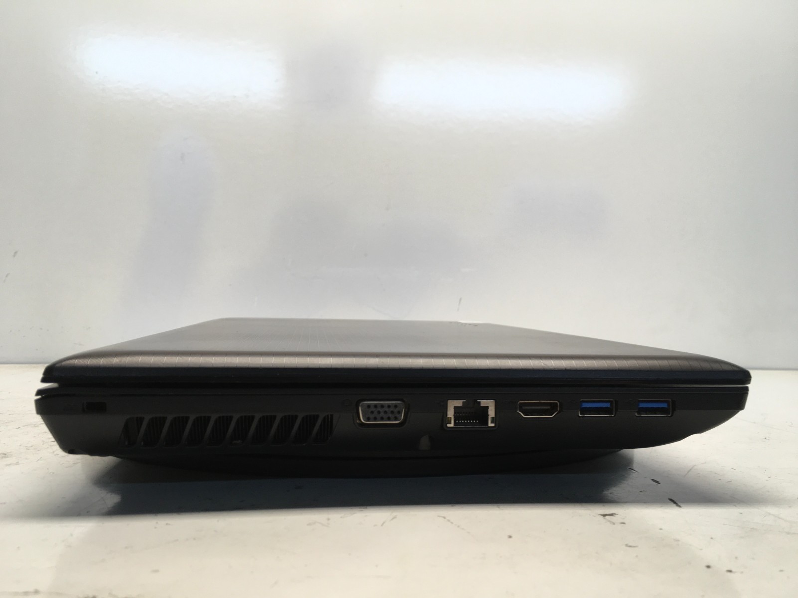 Lenovo IdeaPad N5858 AMD E1-1200 1.4GHz 4 GB NO HDD