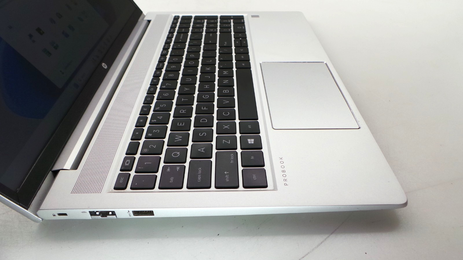 HP ProBook 450 G8 | 15.6″ | i5-1135G7 | 16GB DDR4 256GB NVMe SSD | WIN 11 PRO