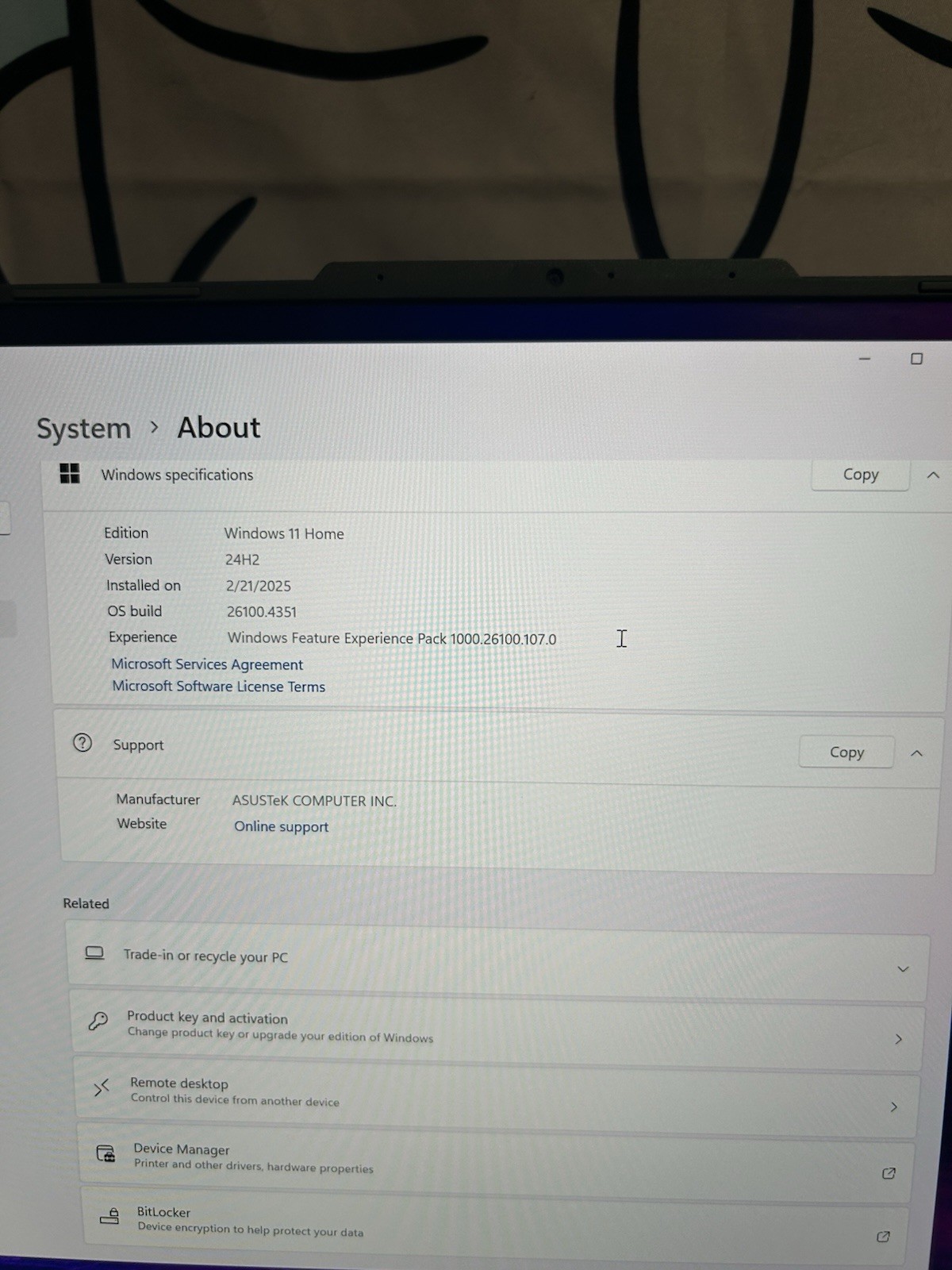 2024 ASUS ROG Strix G16 with cooling station and mouse