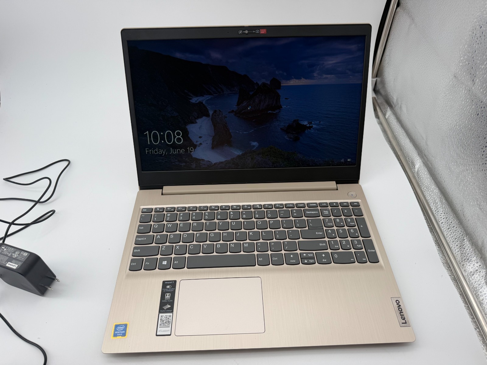 Lenovo Ideapad 3 15IML05 15.6″ Pentium Gold 6405U 2.4GHz 4GB RAM 1TB HDD