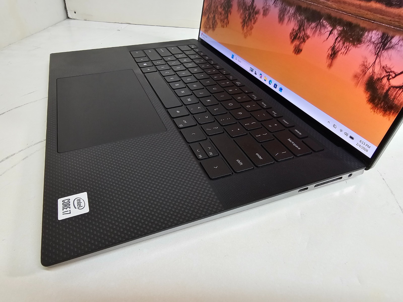 Dell Precision 5550 Laptop – Core i7-10875H 32GB 512GB 15.6″ – Quadro T2000