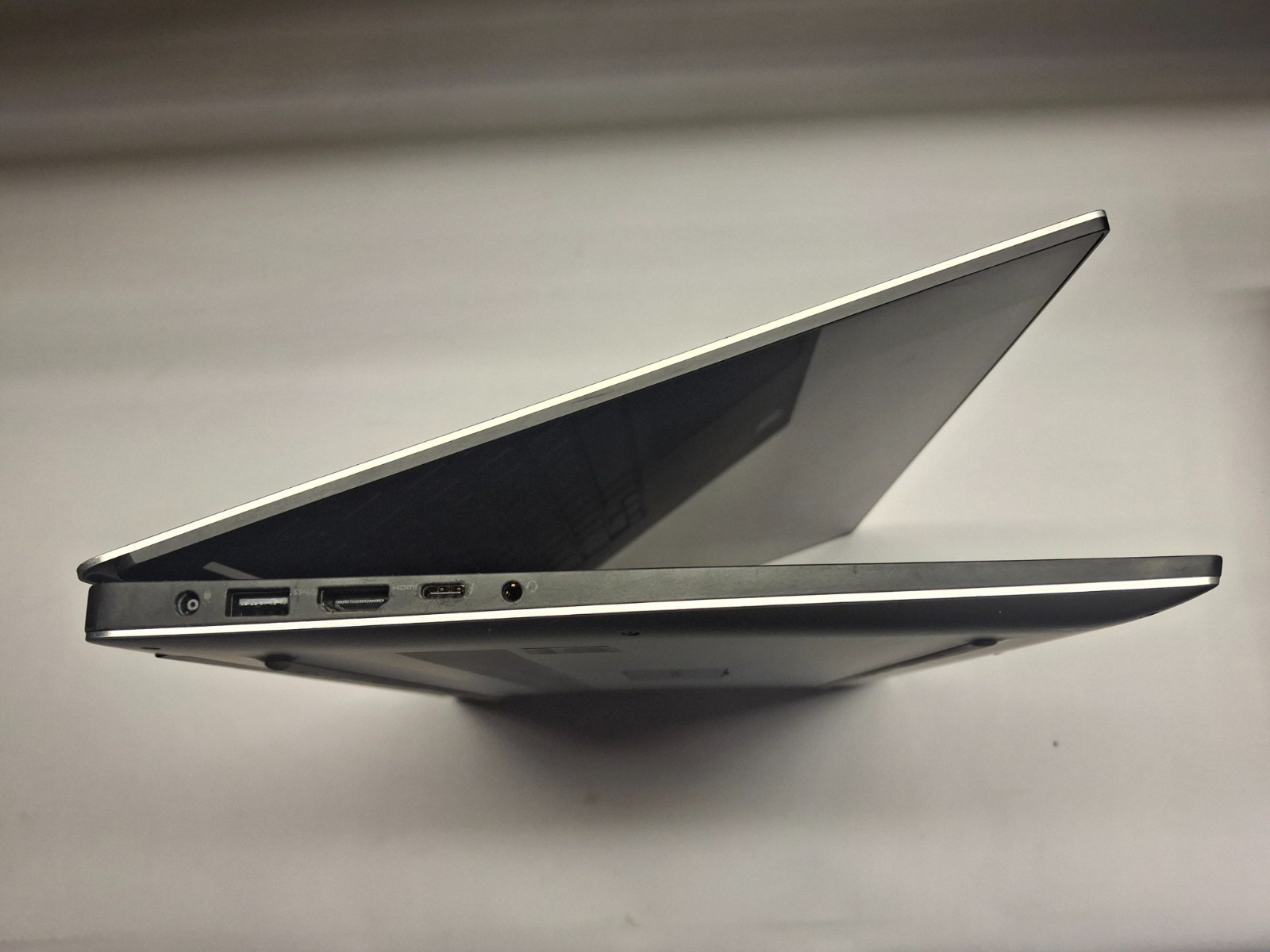 Dell Precision 5530 15.6″ UHD Touch i9-8950HK 32GB Ram 256 SSD Quadro P2000 W11P