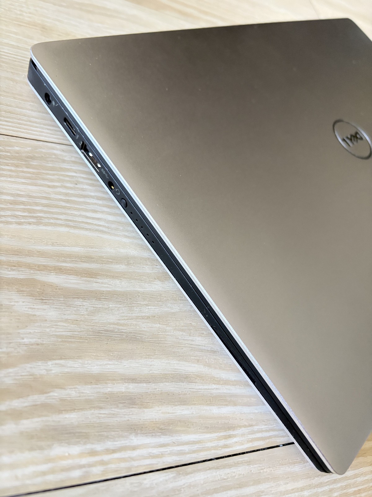 Dell Touchscreen Laptop – Intel i5 | 8GB RAM | 256GB SSD | Windows 10
