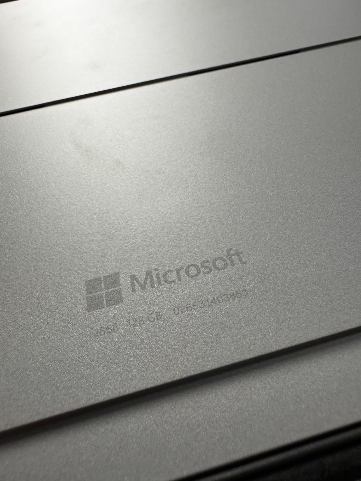 Microsoft Surface Pro 7 Core i5-1035G4, 8GB RAM, 120GB SSD Win11 *READ #6379