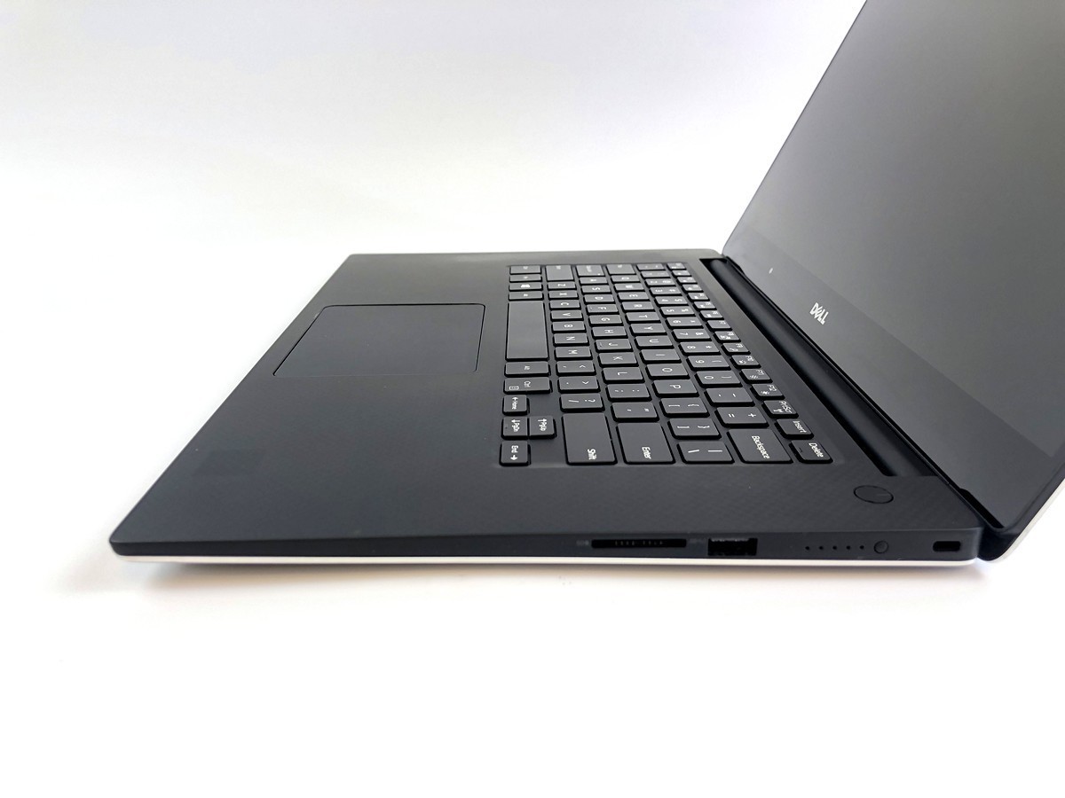 Dell Precision 5520 15.6″ i7-7820HQ 16GB 512GB SSD Quadro M1200 W10 Pro Touch