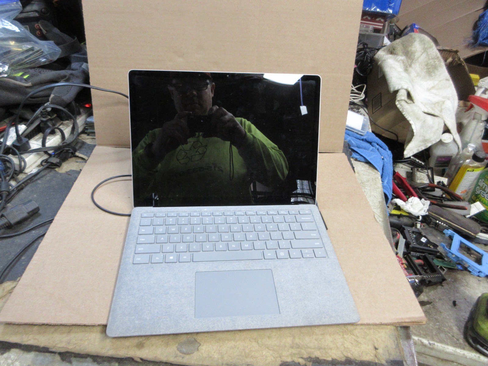 Microsoft Surface Laptop 1769 i5-7200U 256GB SSD 8GB RAM NO OS