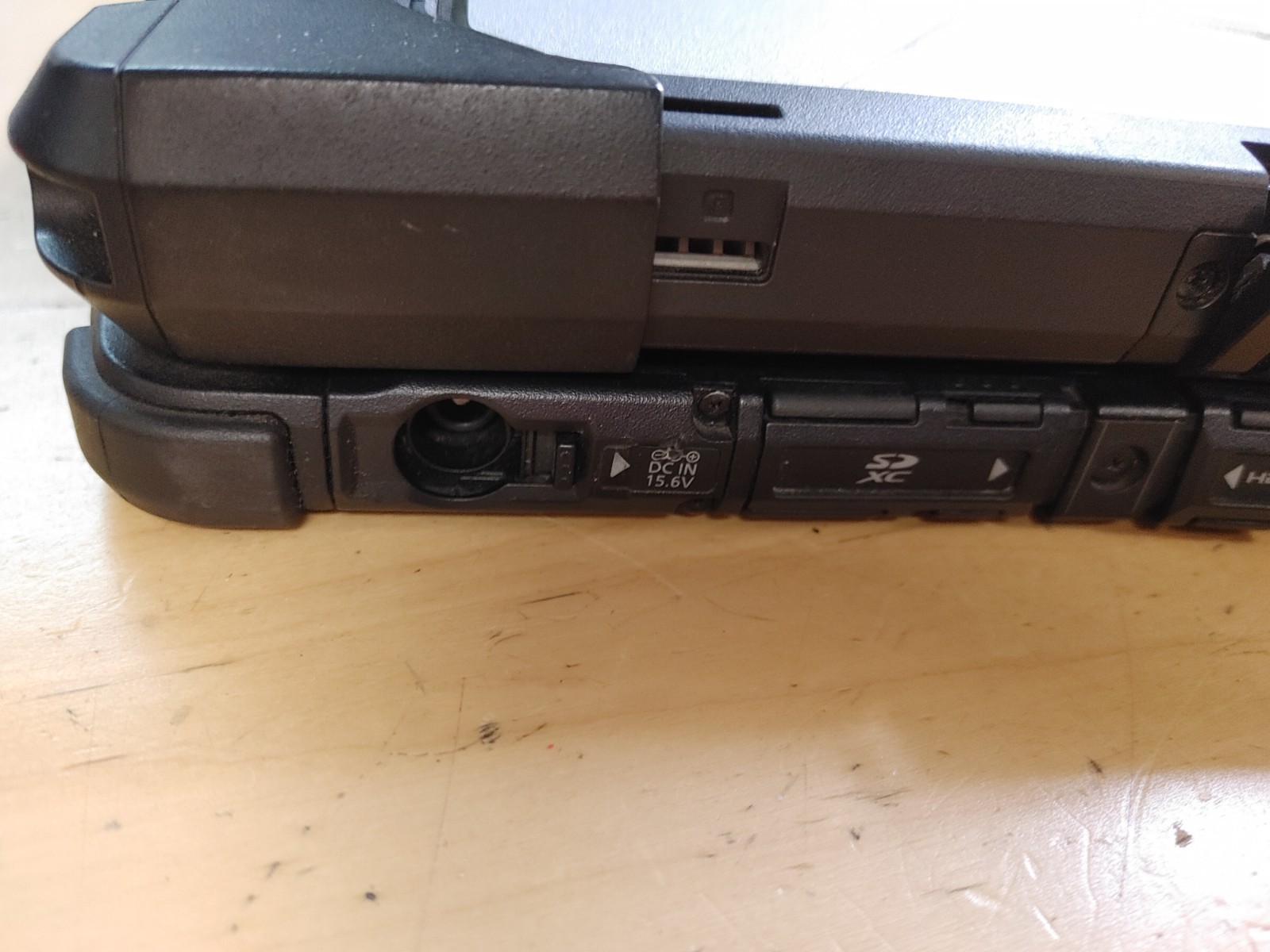 Panasonic Toughbook CF-33 Core i5-10310U@1.70GHz, 16GB RAM , 512GB SSD , NO OS