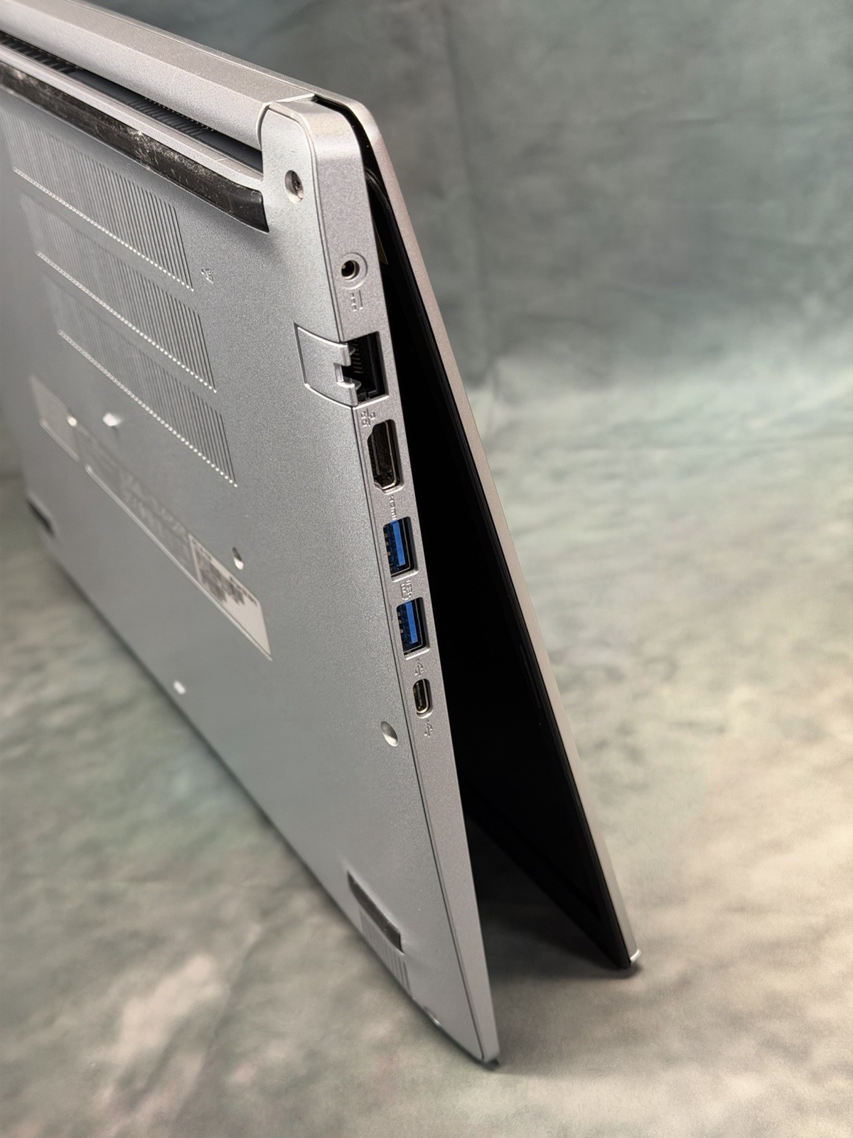 Damaged Screen Acer Aspire 5 15.6″ 128GB SSD, AMD Ryzen 3 3350U, 2.1GHz, 4GB RAM