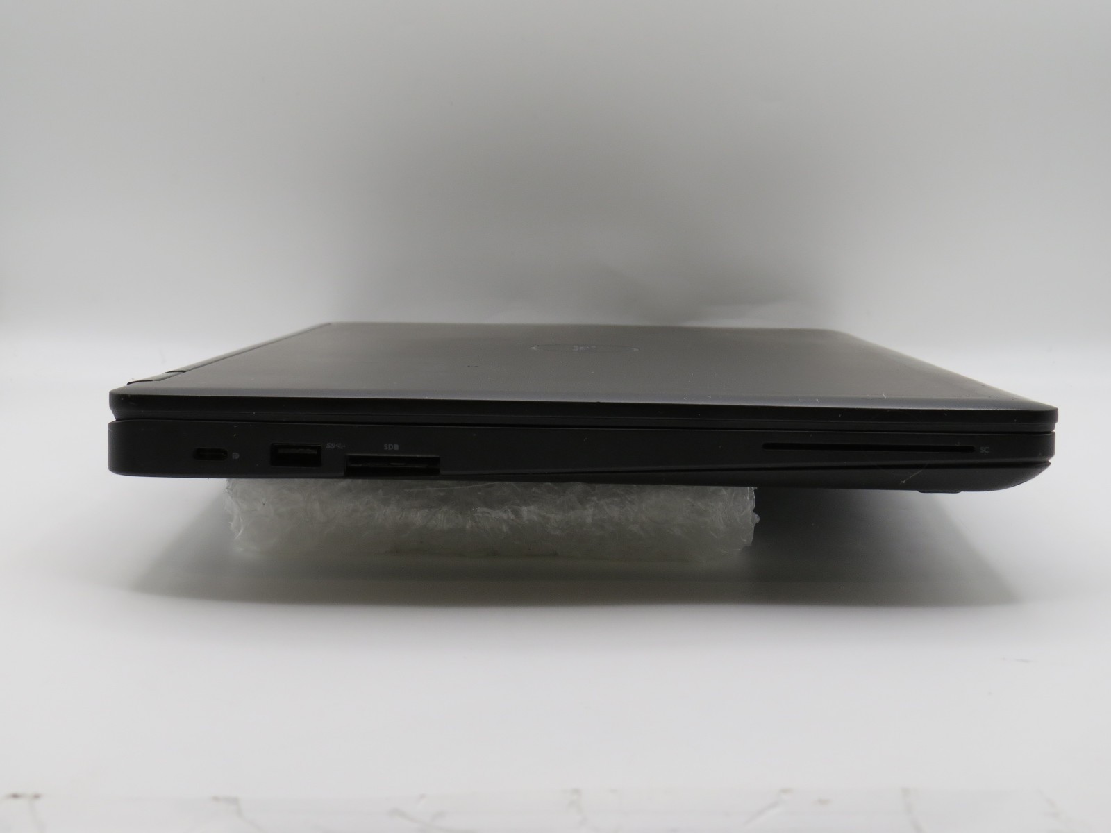 Dell Laitiude 5590 | i5-7300U @ 2.6GHz | 8GB DDR4 | 256GB | No HDD/OS/Battery