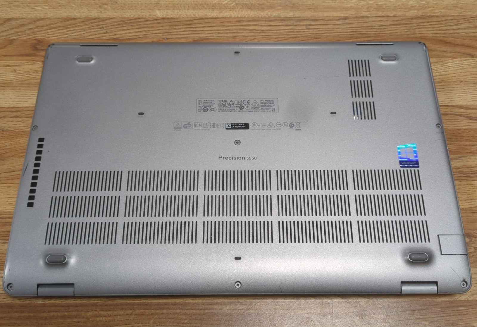 Dell Precision 3550 15.6″ i5-10310u, 8GB RAM, No SSD, Excellent Battery Health!