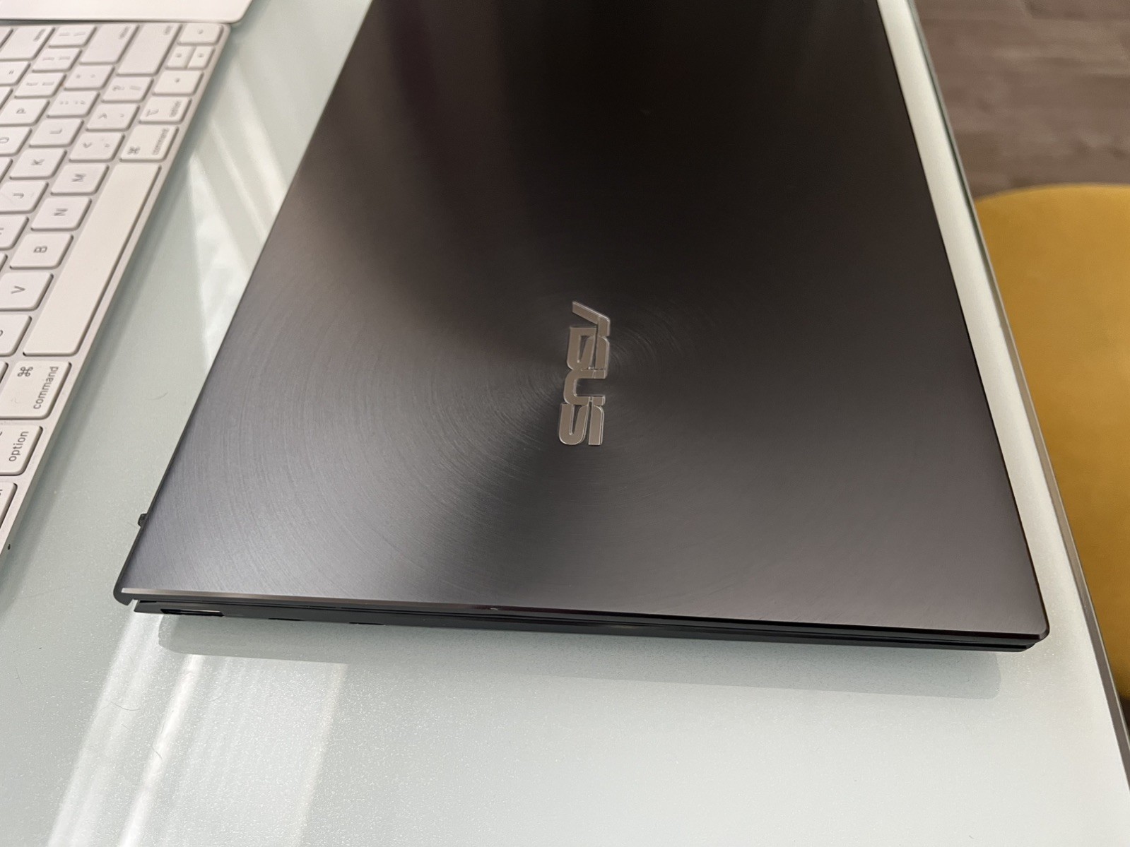 Asus ZenBook UX325EA – FHD – i7 1165G7 – 8GB RAM – 512GB SSD – Gray