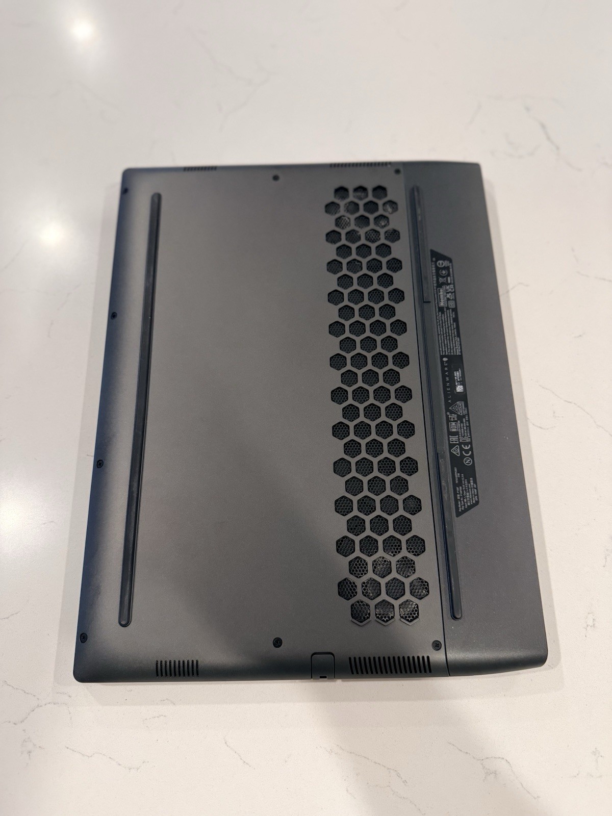 Alienware Gaming Laptop M15 R7 15.6″ QHD, i7-12700H, RTX 3060, 240Hz, 16GB RAM