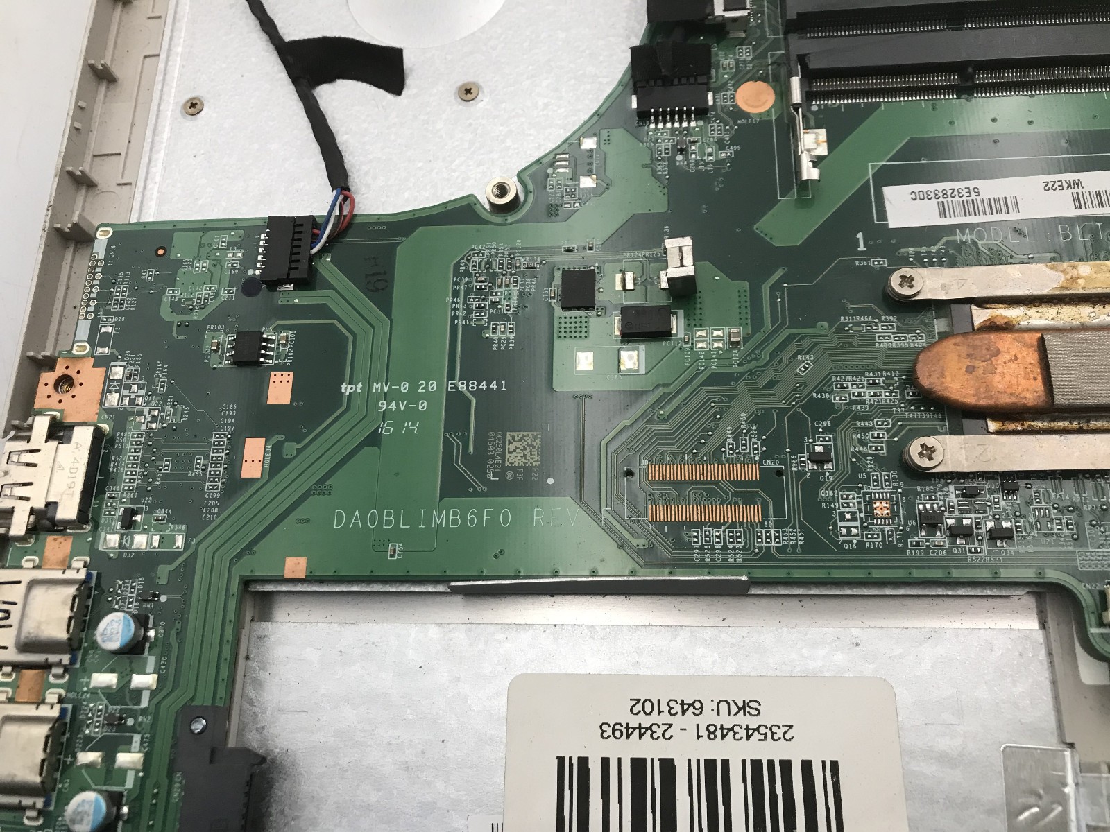 TOSHIBA SATELLITE L50-B – FOR PARTS/REPAIR – INTEL I7 4TH GEN – NO RAM -READ- BB
