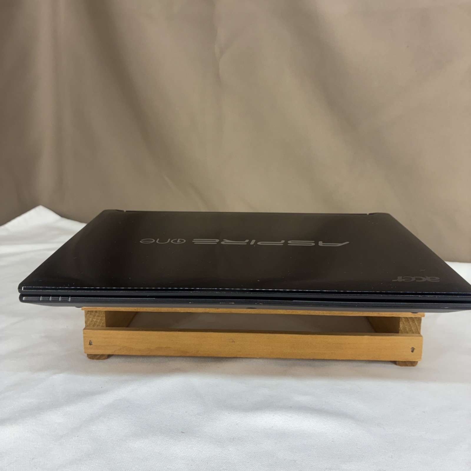 Acer Aspire One D250 Kav60 Laptop Computer Bad screen- For Parts Or Repair