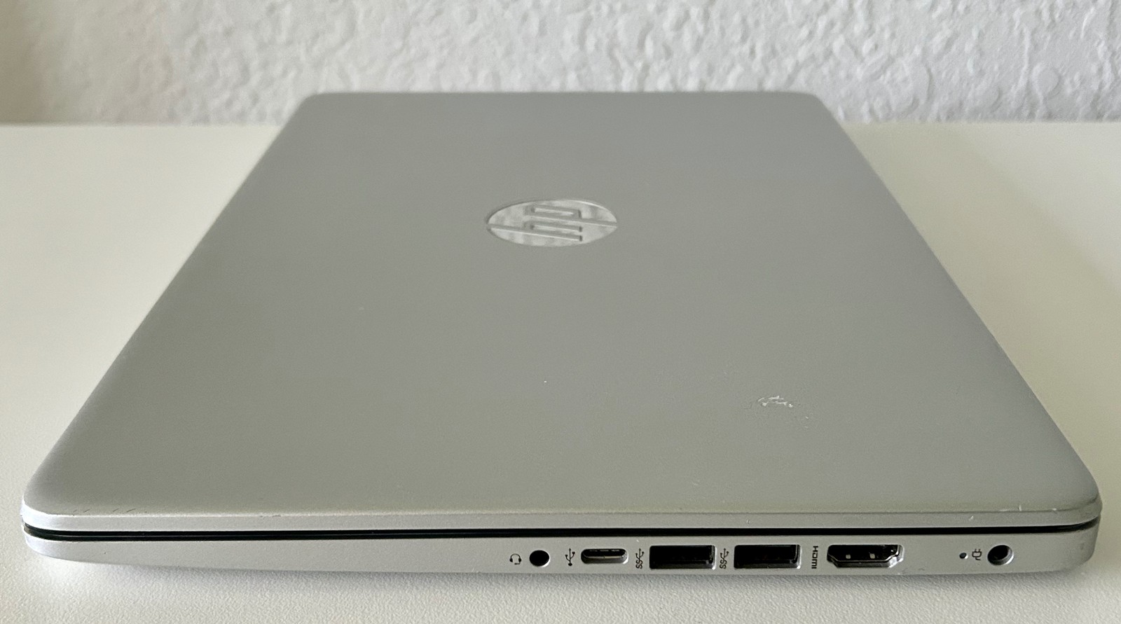 HP 14 inch LAPTOP / model: 14-dq1043cl, Intel i3 1.20, 8 GB, 256 GB SSD / NICE